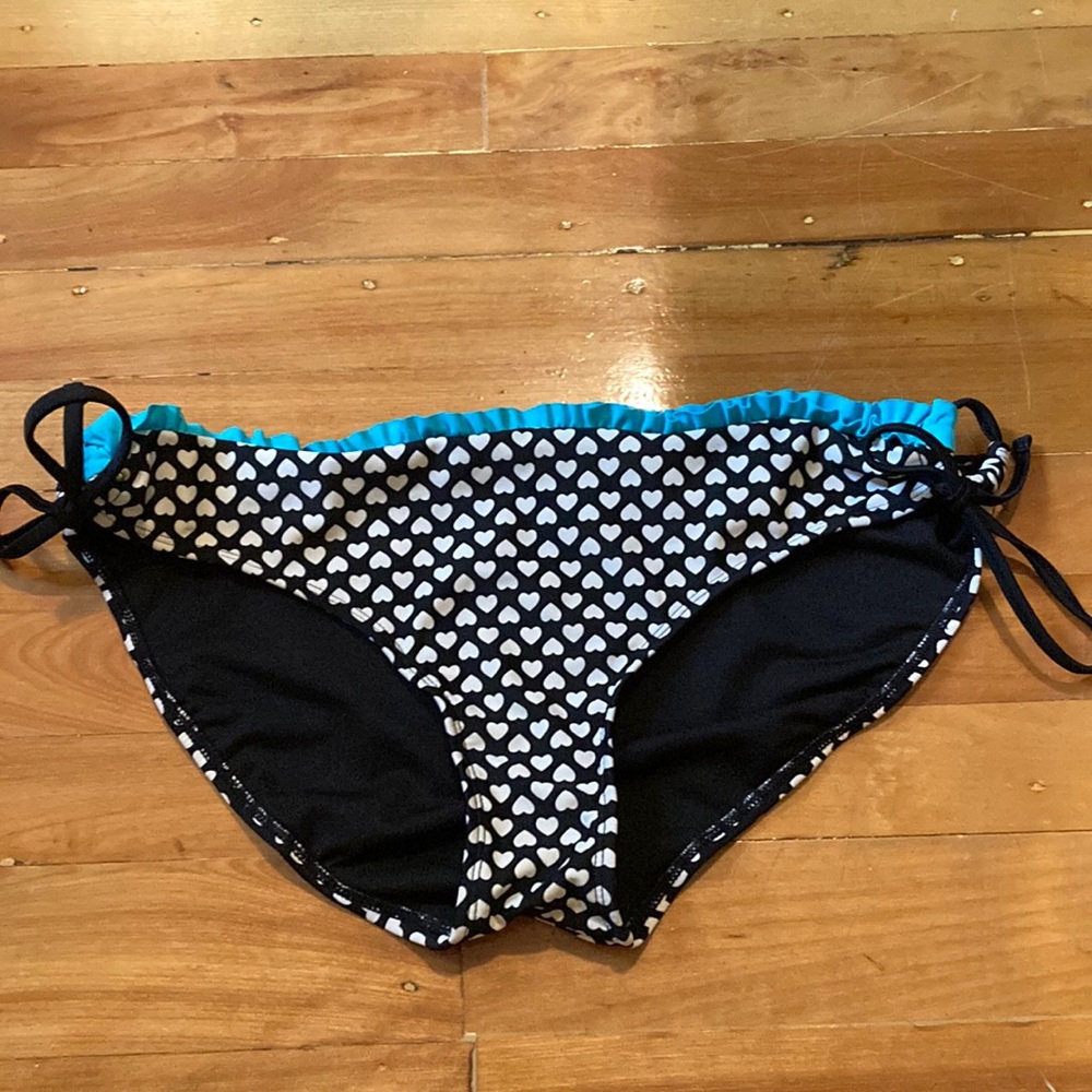 CUTE Arizona swim bottoms!